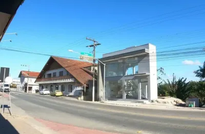Alugo sala comercial com acabamentos novos e 75m² - no centro de ilhota -sc