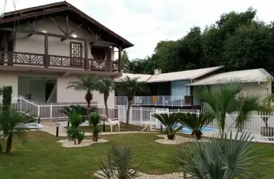 Vendo casa alto padrão 02 pavimentos e piscina - bairro água verde