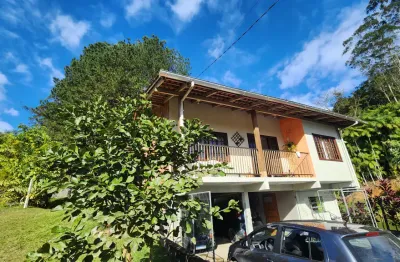 Vendo casa em meio a natureza!!! - no centro de rio dos cedros