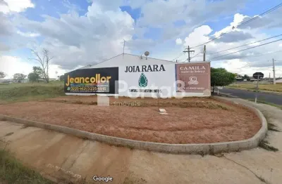 Visibilidade e Valorização: Terreno de Esquina Comercial ao Lado do Parque das Amoras II.