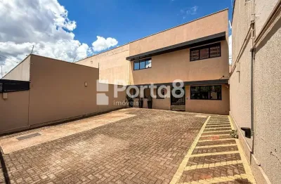 Prédio Comercial Amplo com 11 Salas na Vila Redentora - Disponível para Venda e Locação.