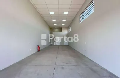 Explore as Possibilidades: Imóvel Comercial Espaçoso Próximo ao Engenheiro Schmit.