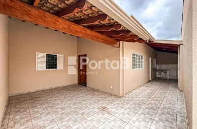 Casa para locação com 2 dormitórios, próxima à Av. Ernesto Vetorasso.