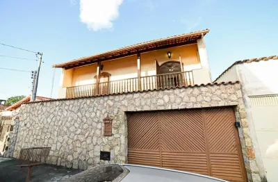 Casa com 5 quartos, área gourmet espetacular com piscina, garagem para até 3 carros, no bairro carlos chagas
