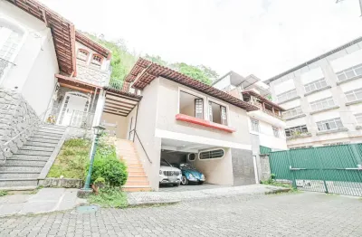 Casa com 4 quartos à venda na Rua Marechal Deodoro, Centro, Juiz de Fora