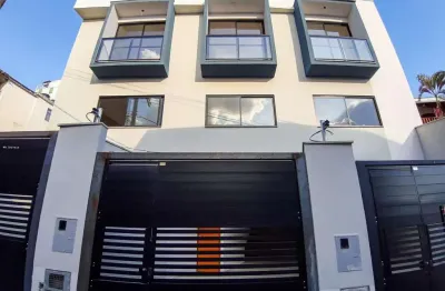 Casa de 3 quartos, apenas 200 metros da av. presidente costa e silva