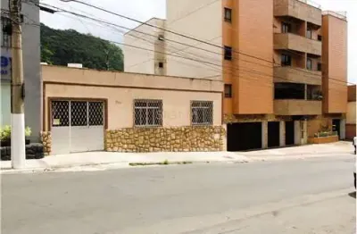 Casa ampla com 4 quartos, 2 banheiros e garagem – conforto para toda a família