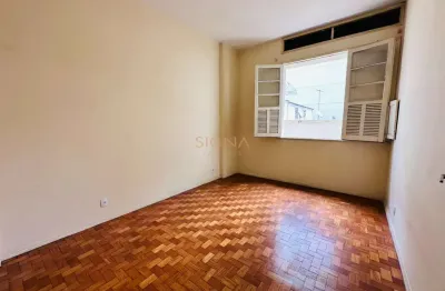 Apartamento à Venda na Rua Santo Antônio - 3 Quartos e Garagem Privativa