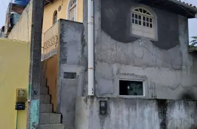 Casa com kitnet em cima na volta do rubalo arembepe