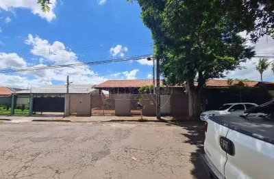 Casa com 3 quartos à venda no Champagnat, Londrina 