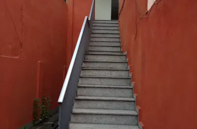 Apartamento de 2 quartos, 2o andar para locação sem burocracia em realengo/rj