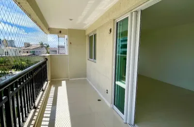 ️ apartamento à venda em ponta negra ️ more pertinho da praia, com toda comodidade ao redor: mercados, restaurantes, farmácias e muito mais!   localização privilegiada  próximo à praia de ponta negra
