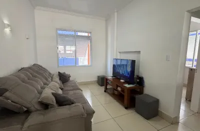 Pertinho da praia do itararé em são vicente. 2 quartos reformado, oportunidade!