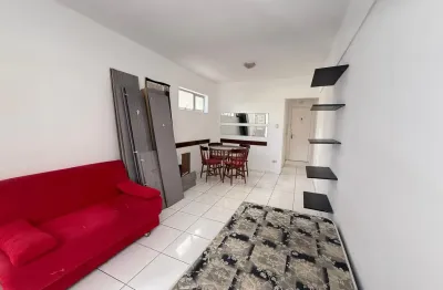 Perfeito para morar, passar temporada ou investir para alugar . frente com sacada, a 2 quadras da praia.
