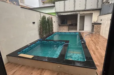 Casa no canto do forte alto padrão 3 dormitórios sendo 2 suites