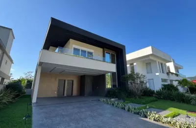 Casa 4 suítes com piscina e vista privilegiada, condomínio fechado, praia dos ingleses, florianópolis/sc.