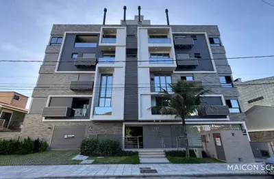 Apartamento duplex com 4 suítes a 200m do mar, jurerê, florianópolis/sc.