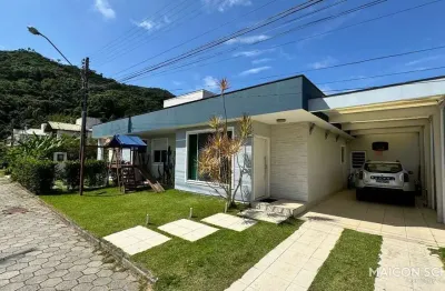 Casa 4 dorm. sendo 3 suítes semimobiliada cachoeira do bom jesus, florianópolis/sc