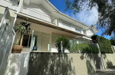 Casa 3 suítes semimobiliada em jurerê internacional, florianópolis/sc
