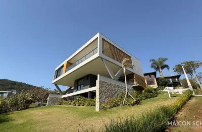 Casa 4 suítes com vista mar, rooftop, banheria de imersão a 50m do mar, praia da vigia- garopaba/sc.
