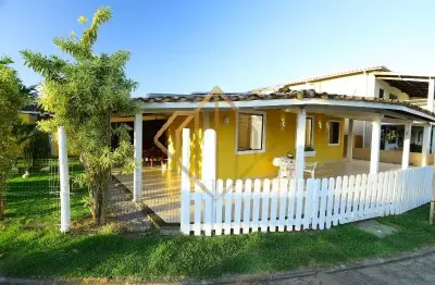 Casa em condomínio fechado com 2 quartos para alugar no buraquinho, lauro de freitas  por r$ 4.800