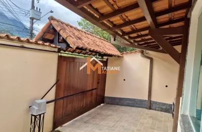 Casa com 3 quartos à venda na rua prefeito monte, tijuca, teresópolis, 112 m2 por r$ 750.000