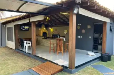 Casa Porteira Fechada com Piscina – Condomínio Pousada do Paranapanema