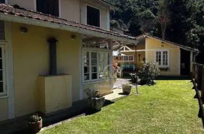 Casa ampla e aconchegante com vista privilegiada no retiro.