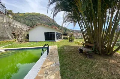 Casa com 4 sendo 1 suite dormitórios à venda, 240 m² por r$ 1.100.000 - quissama - petrópolis/rj