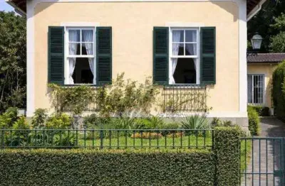 Casa com 3 dormitórios, 134 m² - venda por R$ 899.000,00 ou aluguel por R$ 5.756,00/mês - Centro - Petrópolis/RJ