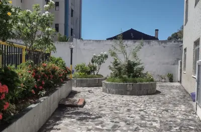 Exceletente apartamento de três quartos para alugar em brotas