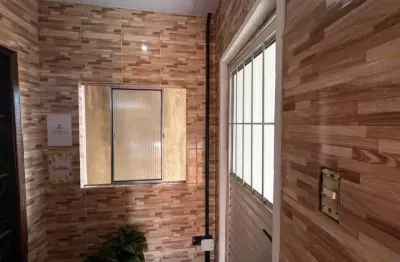 Alugo excelente apartamento de dois quartos no largo do tamarineiro, ótima localização.