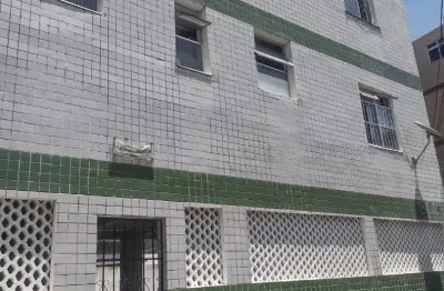 Alugo ótimo apartamento de dois quartos no matatu,  próximo a rua dos bandeirantes