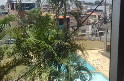 Alugo um ótimo apartamento de dois quartos no condomínio mirante do vale, rua principal de cosme de farias