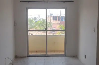 Alugo um ótimo apartamento de dois quartos no condomínio mirante do vale, rua principal de cosme de farias