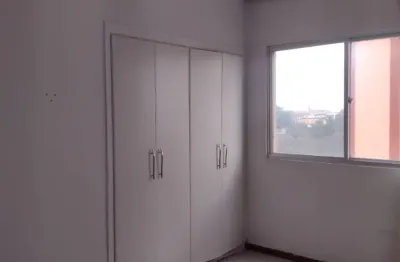 Alugo ótimo apartamento de três quartos em brotas, avenida dom joão vi