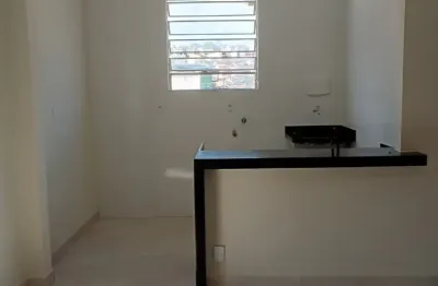 Alugo excelente apartamento de dois quartos  em brotas, ótima localização!