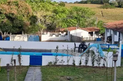 Granja com 2.6 hectares negociarmos de porteira fechada com uma linda estrutura um lugar encantador