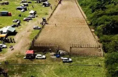 Granja com 32 hectares bem localizada em japecanga localização perfeita rio perene