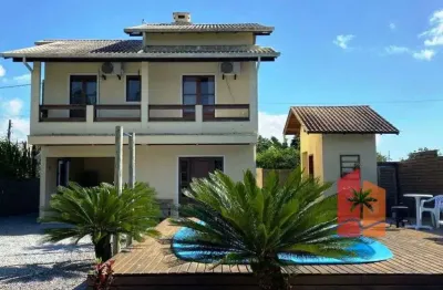 Casa com piscina à venda no bairro freitas, paulo lopes/sc