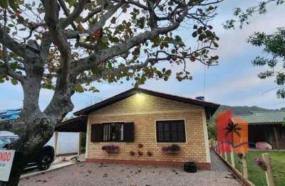 Casa 'porteira fechada' a 370 m da praia do costão do siriú – siriú, garopaba – sc