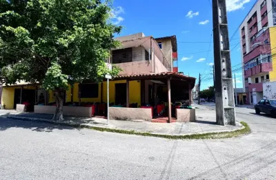 Oportunidade unica:casas de esquina no centro com restaurante ativo ha 5 anos