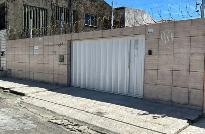 Casa ampla com anexo, 4 quartos e terreno de 399 m² na messejana