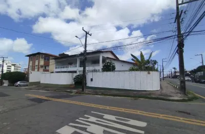 Vendo excelente casa de dois pavimentos em ótima localização no bairro sao francisco
