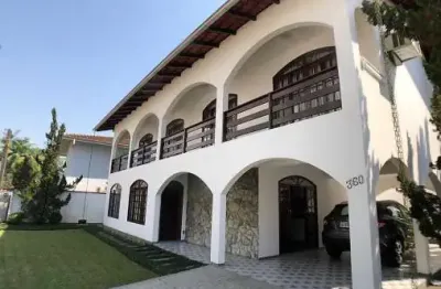 Casa com 4 quartos para alugar no América, Joinville 