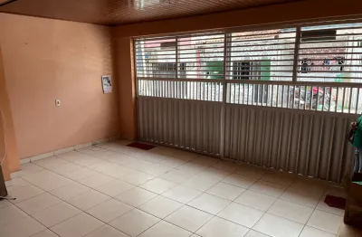 Alugo casa na Pedreira 3/4, 2 vagas de garagem, ótima localização