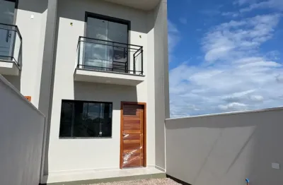 Sobrado 2 dormitórios sendo um com sacada em tijucas - sc