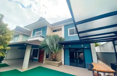 Casa triplex com 270 m², armários e ar (semi mobiliada) em condomínio de alto padrão do recreio dos bandeirantes