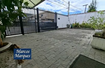 Casa térrea em terreno 9mx27m no bairro estuário em santos, com 3 dormitórios