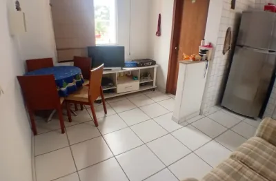 Catete: quarto e sala reformado próximo ao metrô e praia do flamengo.